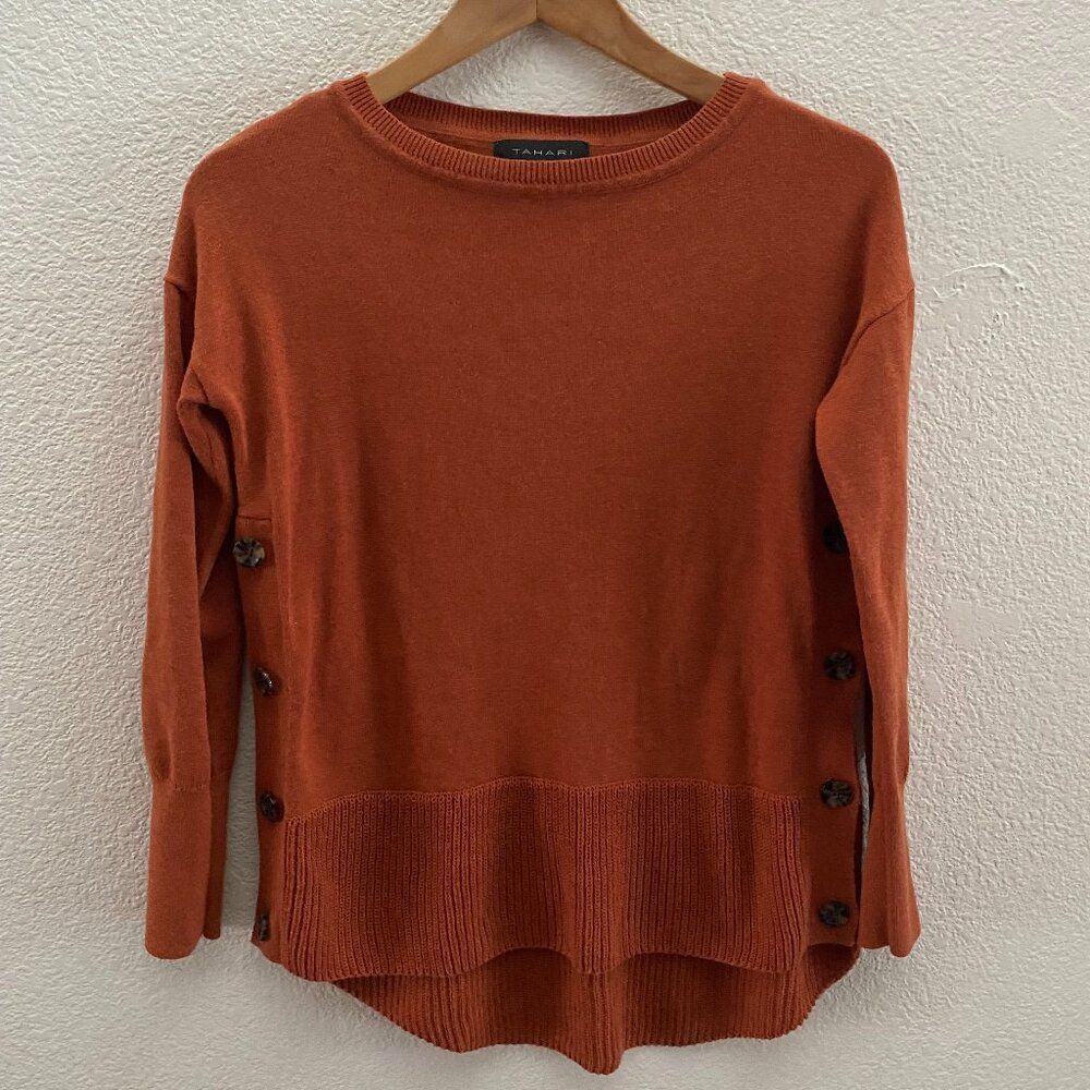 EUC TAHARI Boat Neck Side Button Tunic Sweater Women's XS Burnt Orange